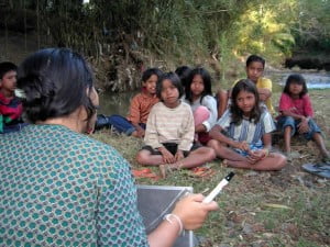Pendidikan Berbasis Komunitas: Anak Belajar dari Masalah Nyata Lingkungan Mereka