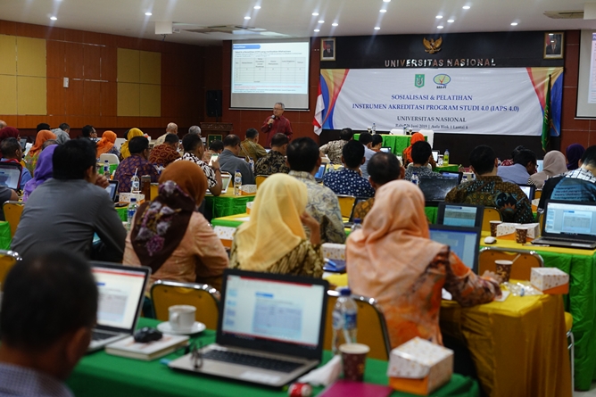 Seminar Strategi Memahami dan Memenuhi Instrumen Akreditasi Perguruan Tinggi Terbaru